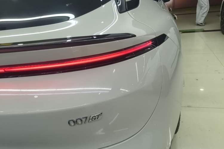 Used Zeekr 007GT 2025 Four-Wheel Drive Intelligent Driving Version 75 kWh Right Rear Taillight
