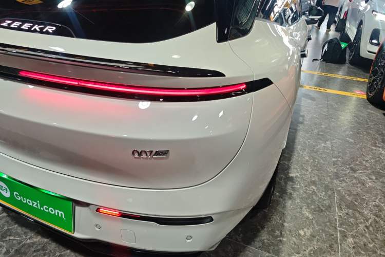 Used Zeekr 007GT 2025 Rear-Drive Intelligent Driving Version 75 kWh Right Rear Taillight