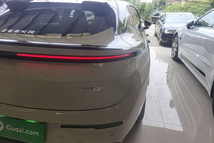 Used Zeekr 007GT 2025 Long-Range Rear-Wheel Drive Intelligent Driving Version 100 kWh Right Rear Taillight