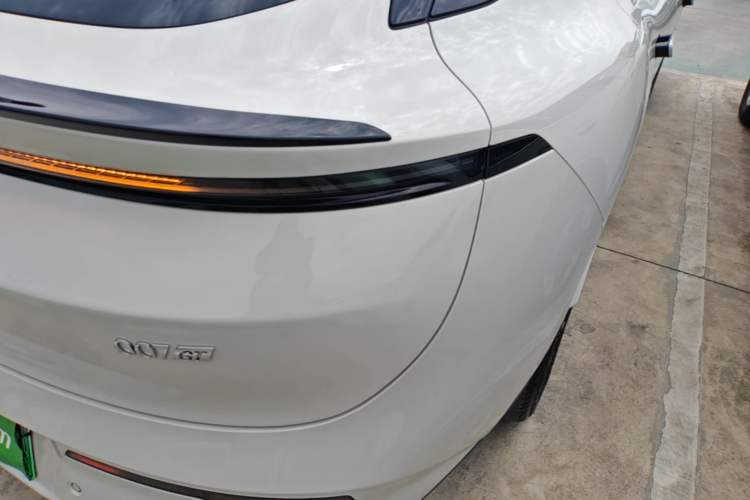 Used Zeekr 007GT 2025 Long-Range Rear-Wheel Drive Intelligent Driving Version 100 kWh Right Rear Taillight