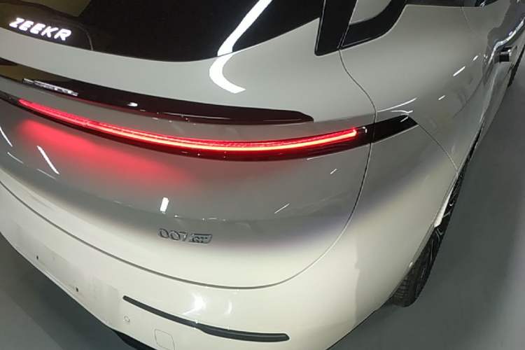 Used Zeekr 007GT 2025 Long-Range Rear-Wheel Drive Intelligent Driving Version 100 kWh Right Rear Taillight