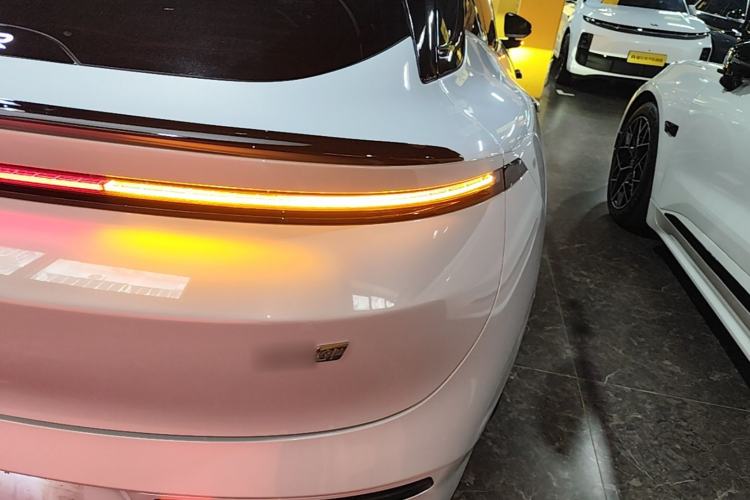 Used Zeekr 007GT 2025 Four-Wheel Drive Intelligent Driving Version 75 kWh Right Rear Taillight