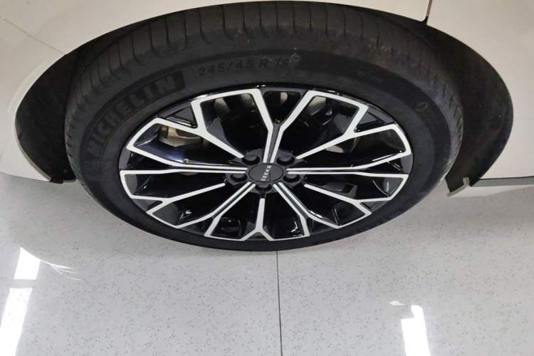 Used Zeekr 007GT 2025 Rear-Drive Intelligent Driving Version 75 kWh Right Rear Wheel Hub
