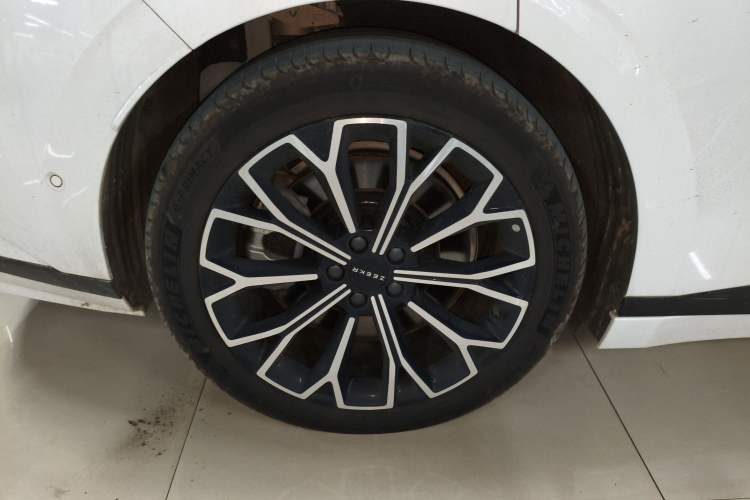Used Zeekr 007GT 2025 Rear-Drive Intelligent Driving Version 75 kWh Right Rear Wheel Hub