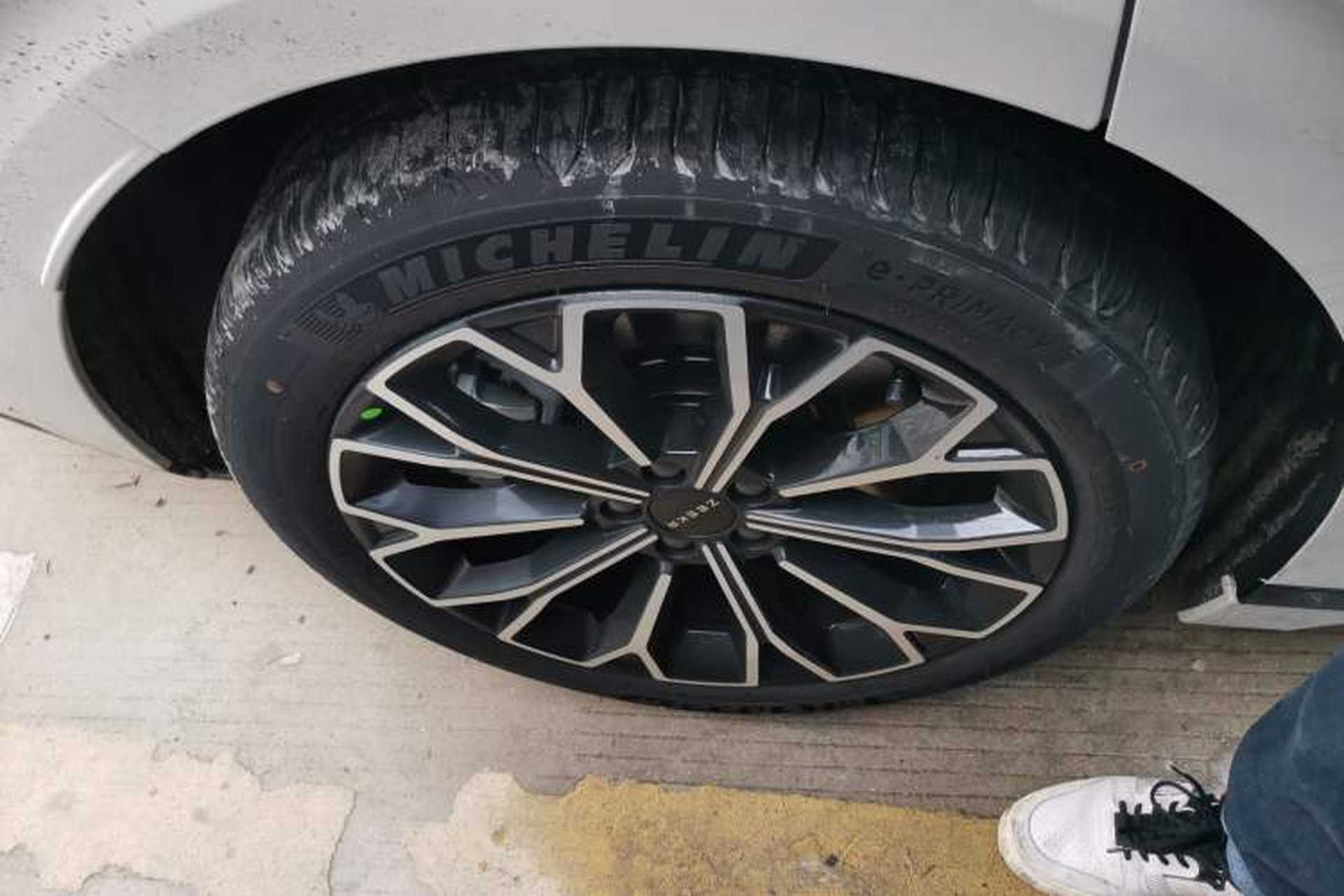 Used Zeekr 007GT 2025 Rear-Drive Intelligent Driving Version 75 kWh Right Rear Wheel Hub