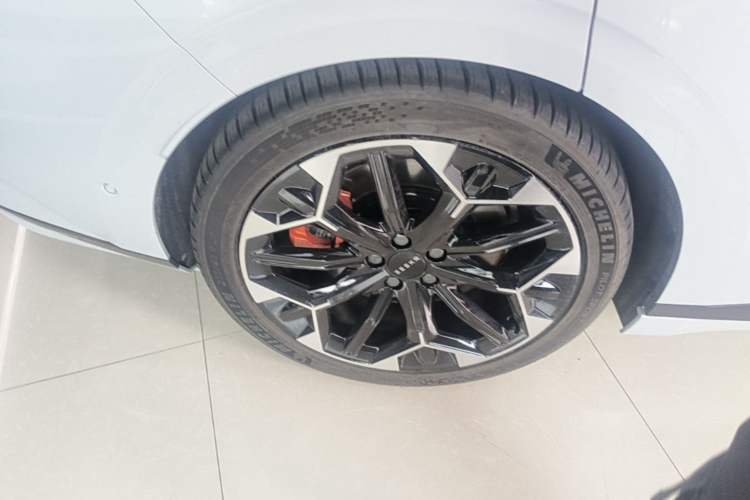 Used Zeekr 007GT 2025 Four-Wheel Drive Intelligent Driving Version 75 kWh Right Rear Wheel Hub