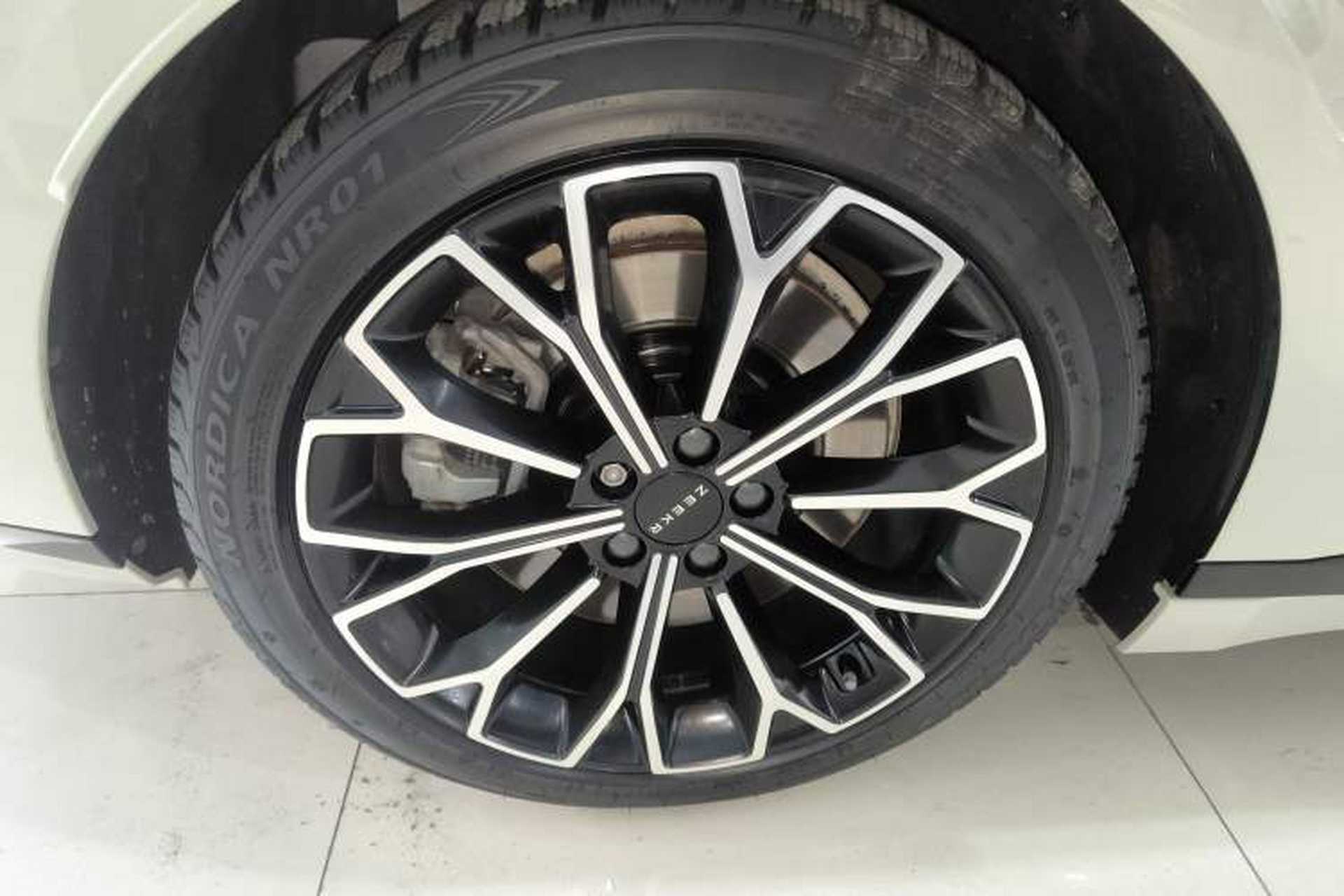 Used Zeekr 007GT 2025 Four-Wheel Drive Intelligent Driving Version 75 kWh Right Rear Wheel Hub