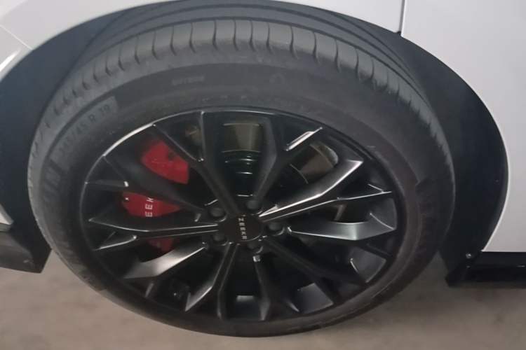 Used Zeekr 007GT 2025 Rear-Drive Intelligent Driving Version 75 kWh Right Rear Wheel Hub