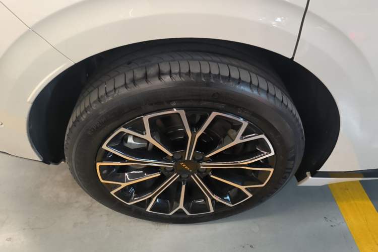 Used Zeekr 007GT 2025 Four-Wheel Drive Intelligent Driving Version 75 kWh Right Rear Wheel Hub