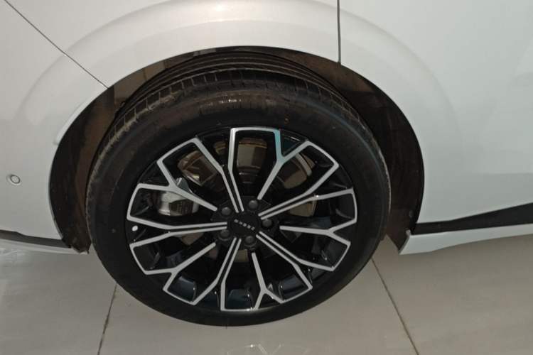 Used Zeekr 007GT 2025 Rear-Drive Intelligent Driving Version 75 kWh Right Rear Wheel Hub