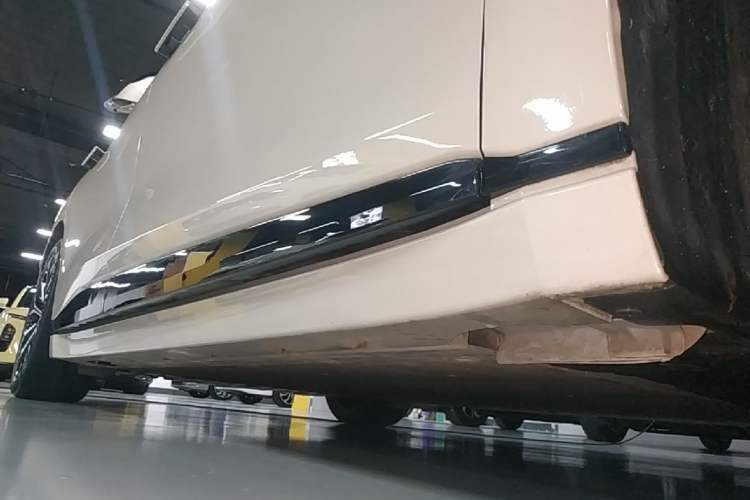 Used Zeekr 007GT 2025 Long-Range Rear-Wheel Drive Intelligent Driving Version 100 kWh Right Side Sill