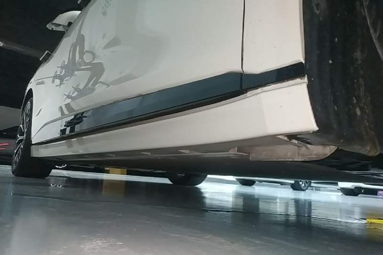 Used Zeekr 007GT 2025 Long-Range Rear-Wheel Drive Intelligent Driving Version 100 kWh Right Side Sill