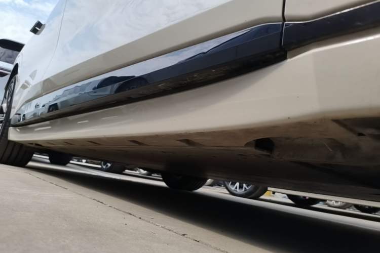 Used Zeekr 007GT 2025 Four-Wheel Drive Intelligent Driving Version 75 kWh Right Side Sill