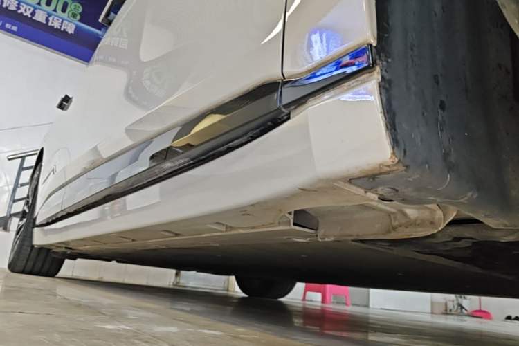 Used Zeekr 007GT 2025 Long-Range Rear-Wheel Drive Intelligent Driving Version 100 kWh Right Side Sill