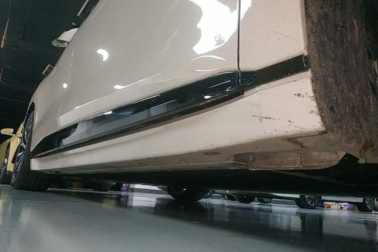 Used Zeekr 007GT 2025 Long-Range Rear-Wheel Drive Intelligent Driving Version 100 kWh Right Side Sill