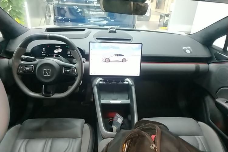 Used Zeekr 007GT 2025 Long-Range Rear-Wheel Drive Intelligent Driving Version 100 kWh Center Console