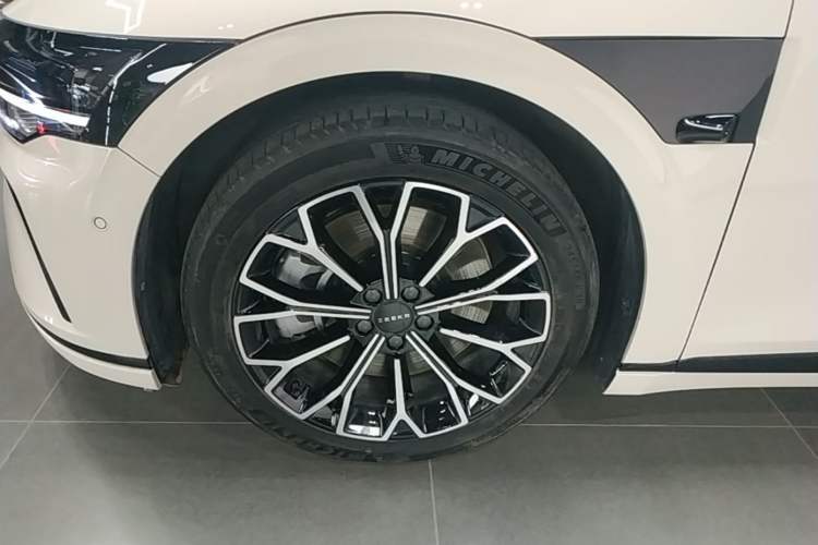 Used Zeekr 007GT 2025 Long-Range Rear-Wheel Drive Intelligent Driving Version 100 kWh Left Front Wheel Hub