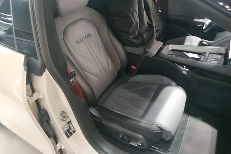 Used Zeekr 007GT 2025 Long-Range Rear-Wheel Drive Intelligent Driving Version 100 kWh Right Front Seat