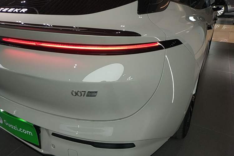 Used Zeekr 007GT 2025 Long-Range Rear-Wheel Drive Intelligent Driving Version 100 kWh Right Rear Taillight