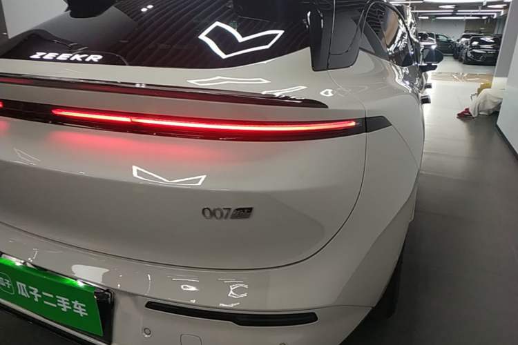 Used Zeekr 007GT 2025 Long-Range Rear-Wheel Drive Intelligent Driving Version 100 kWh Right Rear Taillight