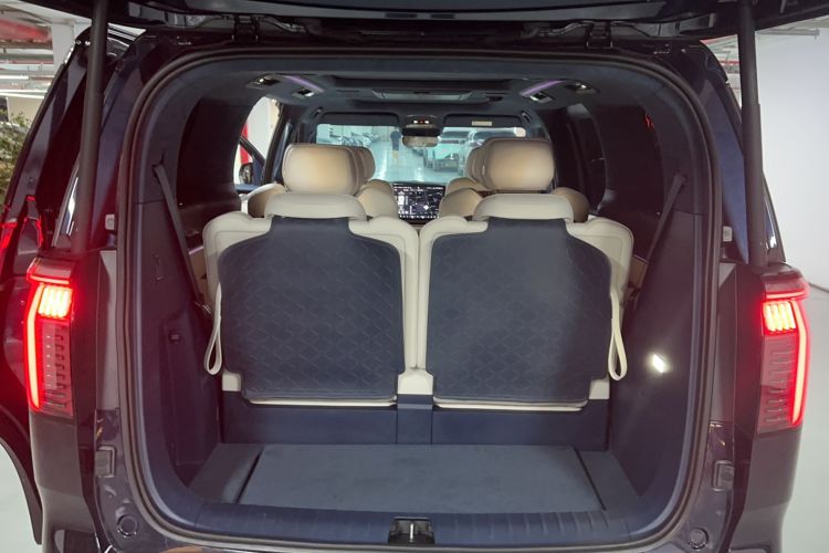 Used Zeekr 009 2022 ME Edition Trunk