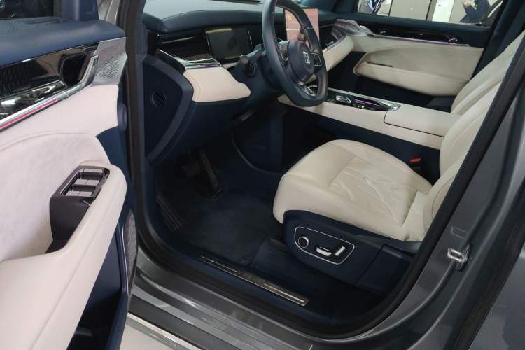 Used Zeekr 009 2024 Six-Seat Executive Version 4WD 108 kWh Driver Seat