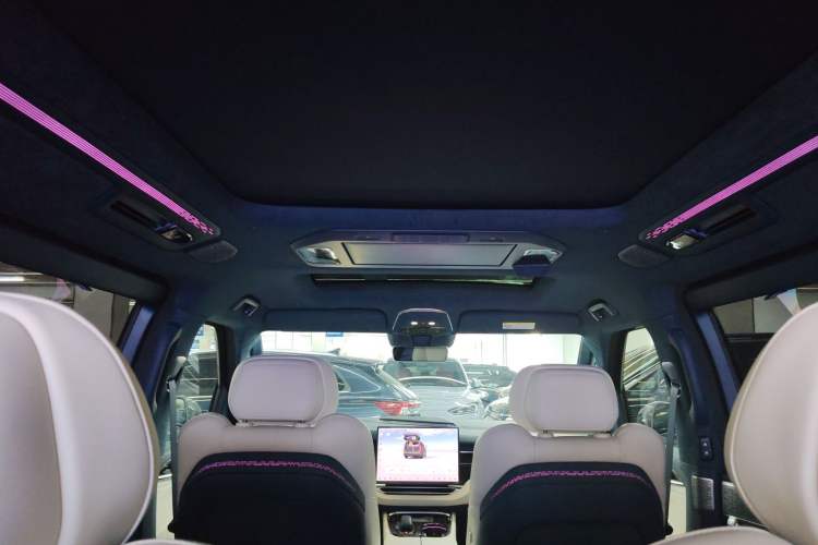 Used Zeekr 009 2024 Six-Seat Executive Version 4WD 108 kWh Headliner