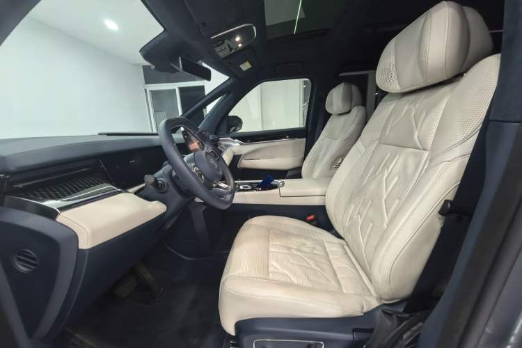 Used Zeekr 009 2024 Six-Seat Executive Version 4WD 108 kWh Left Front Seat