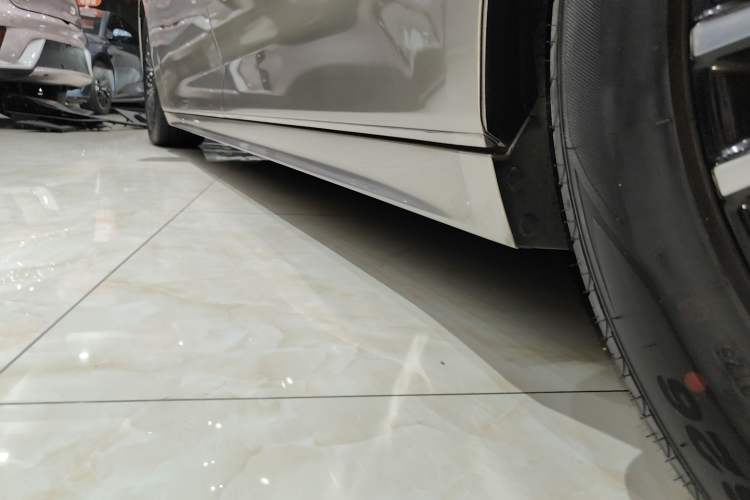 Used Zeekr 009 2022 ME Edition Left Side Sill