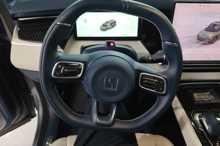 Used Zeekr 009 2024 Six-Seat Executive Version 4WD 108 kWh Steering Wheel