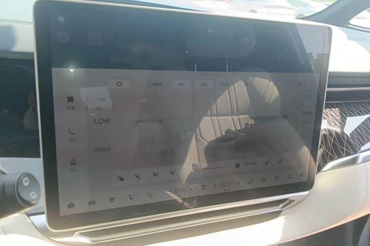 Used Zeekr 009 2022 ME Edition Audio And AC Panel