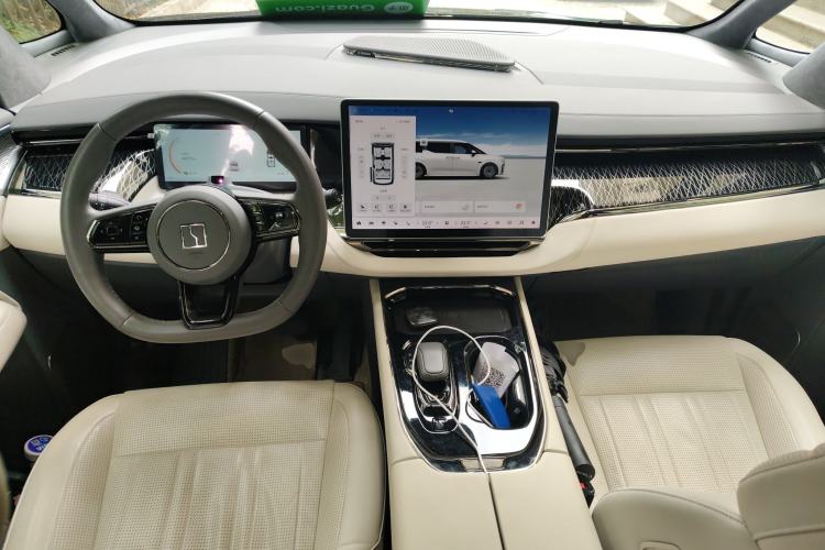 Used Zeekr 009 2022 WE Edition Center Console