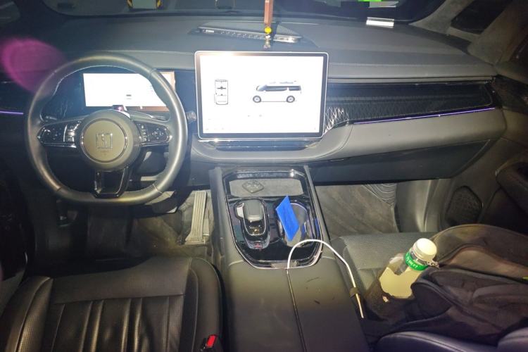Used Zeekr 009 2022 WE Edition Center Console