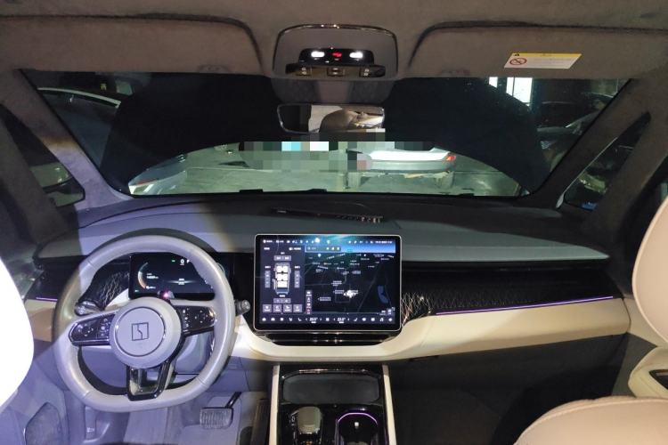 Used Zeekr 009 2022 WE Edition Center Console