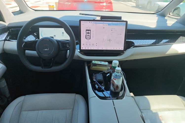 Used Zeekr 009 2022 ME Edition Center Console