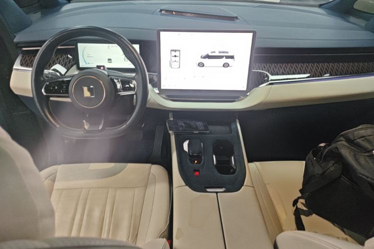 Used Zeekr 009 2022 WE Edition Center Console