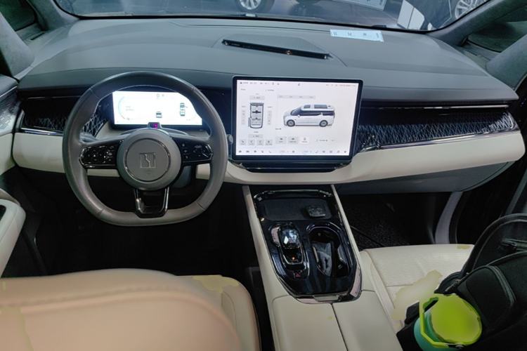 Used Zeekr 009 2022 WE Edition Center Console