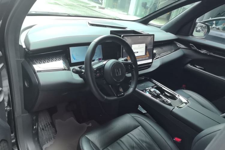 Used Zeekr 009 2022 WE Edition Center Console