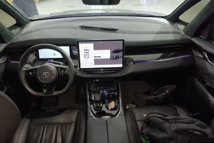 Used Zeekr 009 2022 ME Edition Center Console