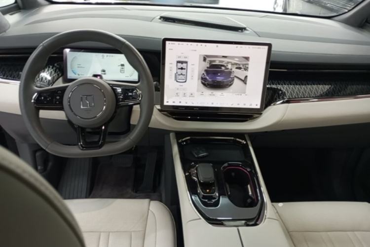 Used Zeekr 009 2022 ME Edition Center Console