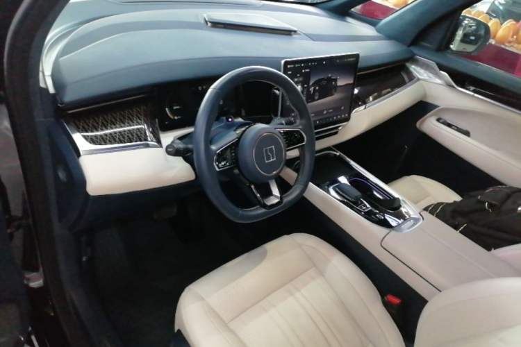 Used Zeekr 009 2022 Revised Model ME Edition Center Console
