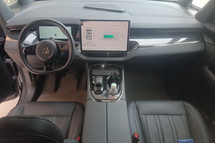 Used Zeekr 009 2022 WE Edition Center Console
