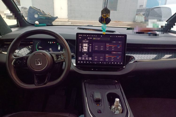Used Zeekr 009 2022 WE Edition Center Console
