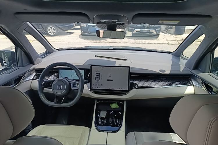 Used Zeekr 009 2022 WE Edition Center Console