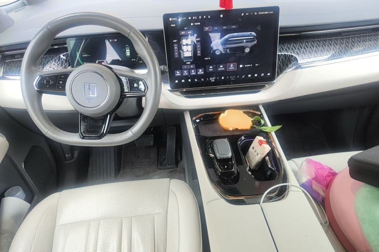Used Zeekr 009 2022 WE Edition Center Console