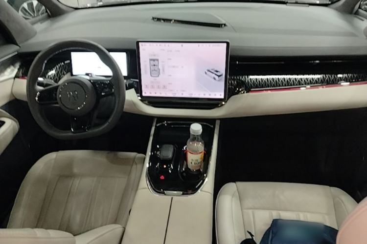 Used Zeekr 009 2022 Revised WE Version Center Console