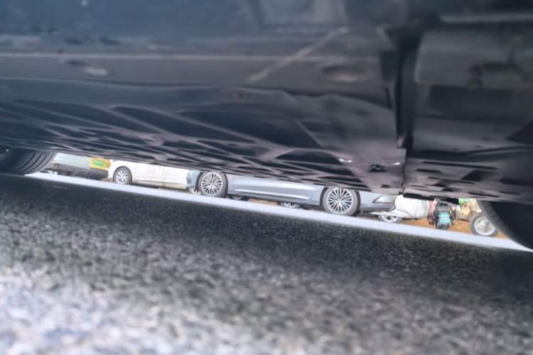 Used Zeekr 009 2022 WE Edition Chassis Front Right