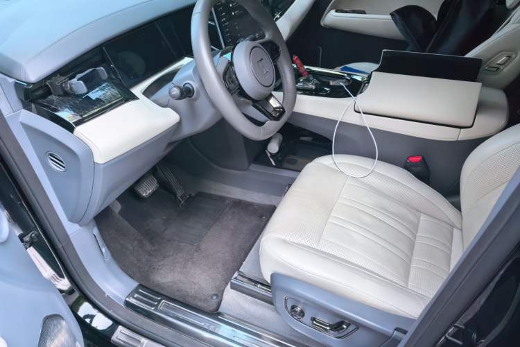 Used Zeekr 009 2022 WE Edition Driver Seat