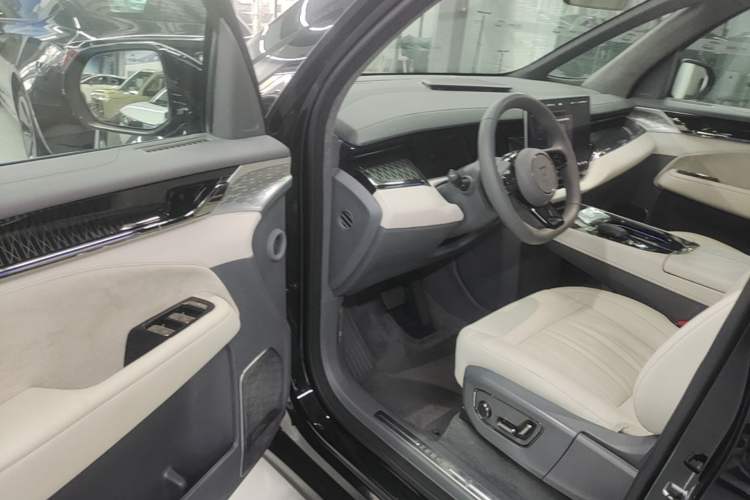 Used Zeekr 009 2022 WE Edition Driver Seat
