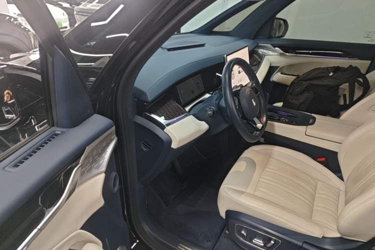 Used Zeekr 009 2022 WE Edition Driver Seat